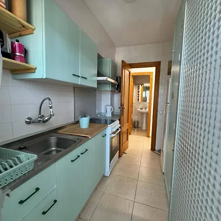 Appartement A 350 M De La Playa Les Molins 2 Y Salon-comedor Con Ac 2 Banos 1 Completo Y 1 De Servicio 2º Piso Sin Ascensor