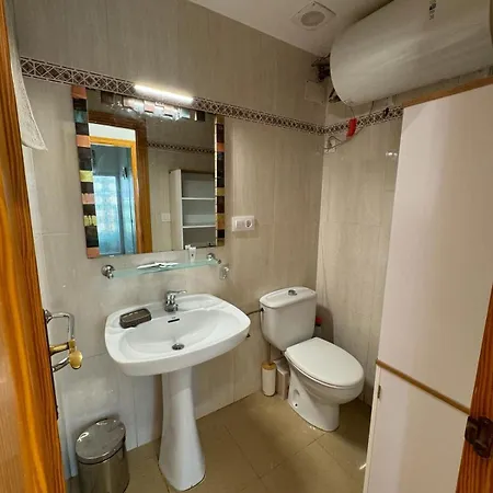 A 350 M De La Playa Les Molins 2 Y Salon-comedor Con Ac 2 Banos 1 Completo Y 1 De Servicio 2º Piso Sin Ascensor Appartement Dénia