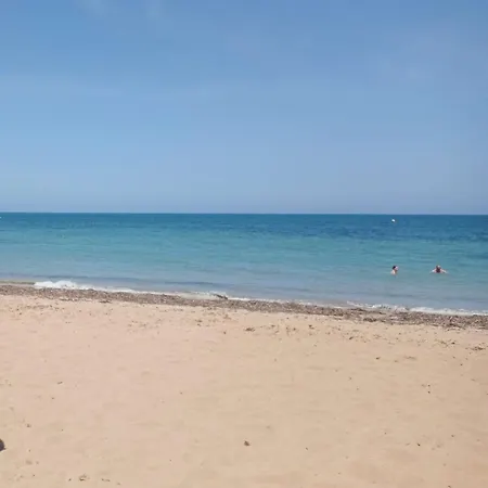 Appartement A 350 M De La Playa Les Molins 2 Y Salon-comedor Con Ac 2 Banos 1 Completo Y 1 De Servicio 2º Piso Sin Ascensor Dénia