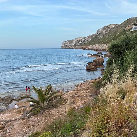 A 350 M De La Playa Les Molins 2 Y Salon-comedor Con Ac 2 Banos 1 Completo Y 1 De Servicio 2º Piso Sin Ascensor Appartement Dénia